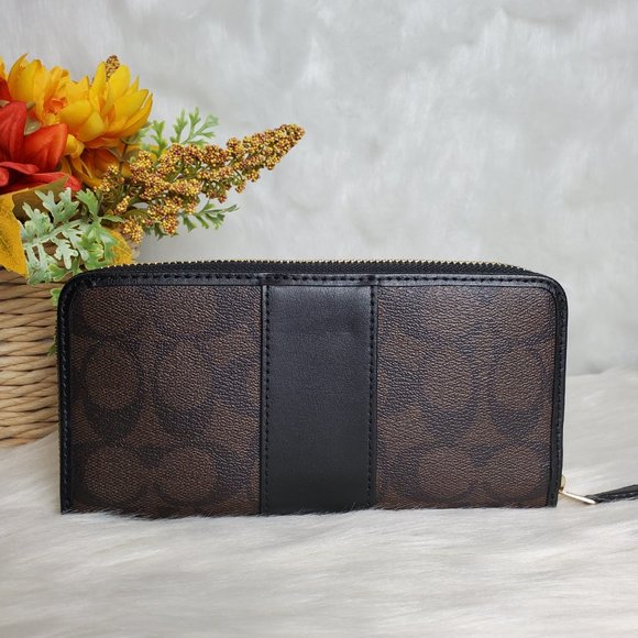 COACH ACCORDION ZIP WALLET IN SIGNATURE CANVAS - Picture 3 of 5